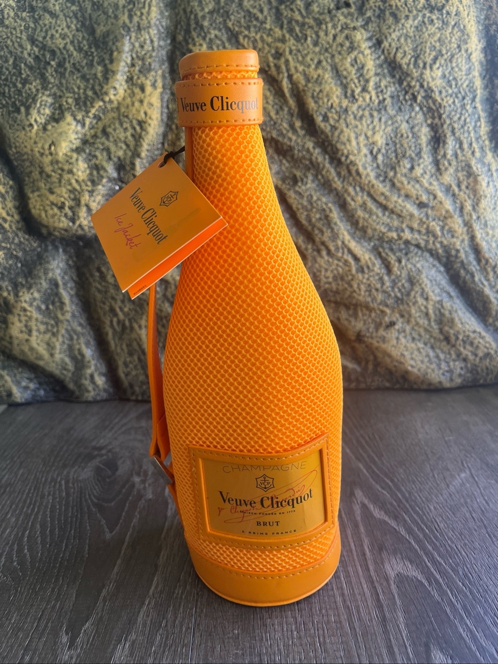 Champagne - Wine  Sleeve Veuve Clicquot NWT